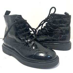 AGL MOREEN Black Leather Crocs Embossed High Shine Combat Lace Up Boots 35 1/2